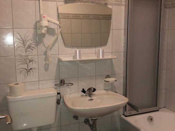 Garni-Appartement Collina : photo 5 de la chambre chambre double avec balcon