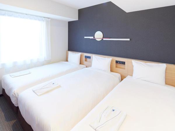 hotel MONday Tokyo Nishikasai : photo 3 de la chambre chambre triple - non-fumeurs