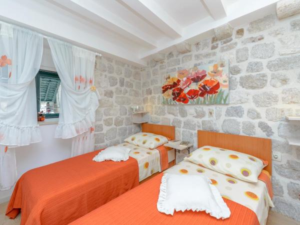 Studio Stradun : photo 3 de la chambre chambre lits jumeaux supérieure - vue sur ville