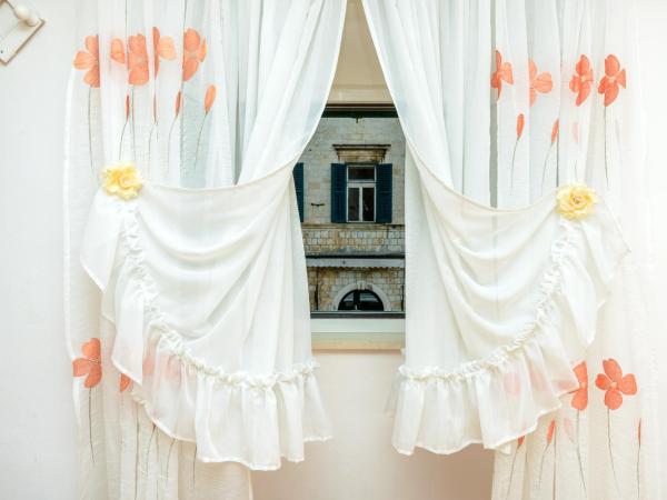 Studio Stradun : photo 7 de la chambre chambre lits jumeaux supérieure - vue sur ville