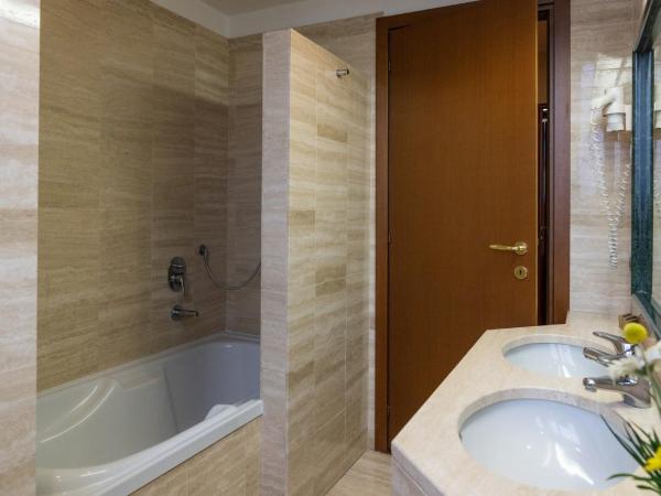 Hotel Alga : photo 6 de la chambre chambre triple