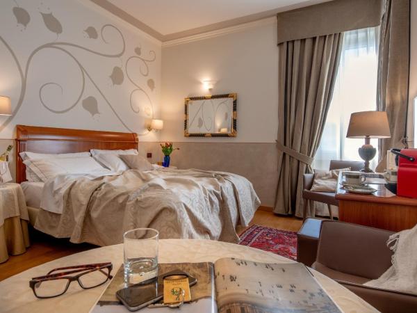 Hotel Ambasciatori : photo 1 de la chambre chambre double ou lits jumeaux supérieure