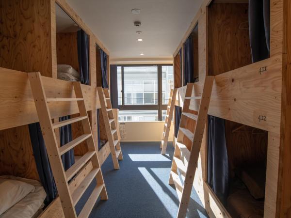 Guesthouse Akicafe Inn : photo 5 de la chambre lit superposé dans dortoir mixte