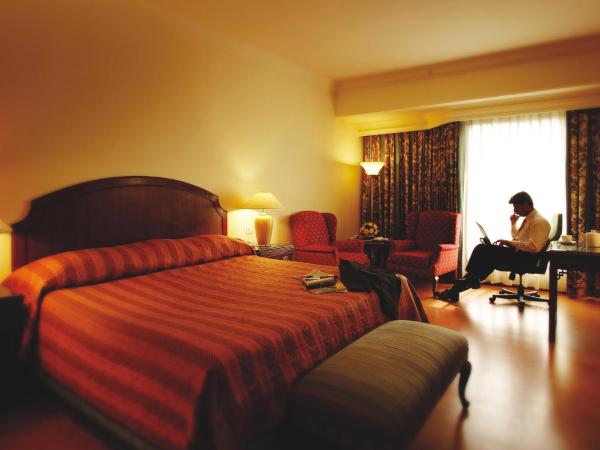 The Lalit Mumbai : photo 3 de la chambre lalit club room, king/ twin bed on higher floors with bathtub