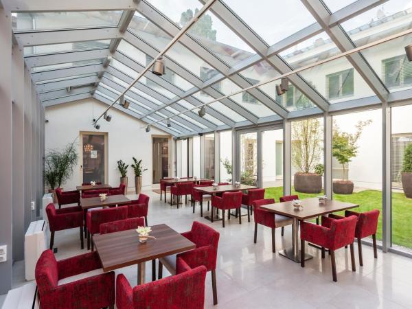 Adele Boutique Hotel : photo 4 de la chambre studio avec vue sur jardin