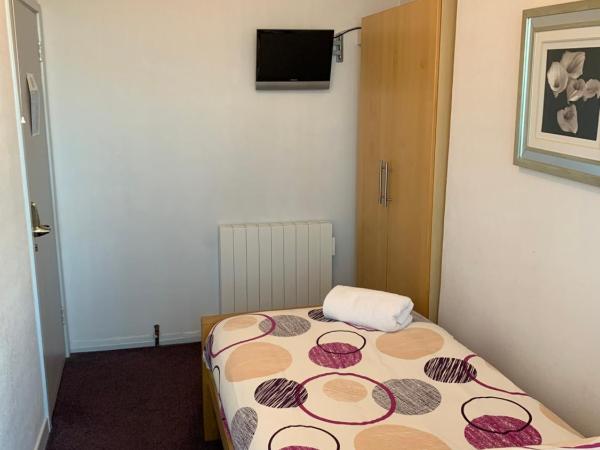 Austins Guest House : photo 6 de la chambre chambre simple avec salle de bains commune