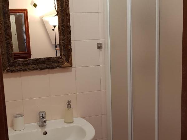 Albergo Ristorante San Giors : photo 1 de la chambre chambre lits jumeaux