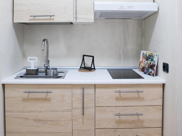 Vittoria Guest House Salerno : photo 10 de la chambre chambre double deluxe avec balcon