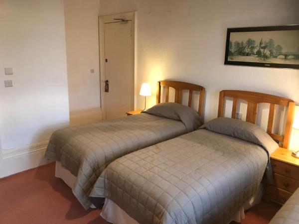 Glades House : photo 10 de la chambre chambre triple avec salle de bains privative