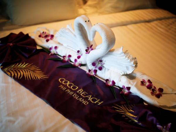 Phi Phi CoCo Beach Resort - SHA Extra Plus : photo 3 de la chambre bungalow de plage avec piscine