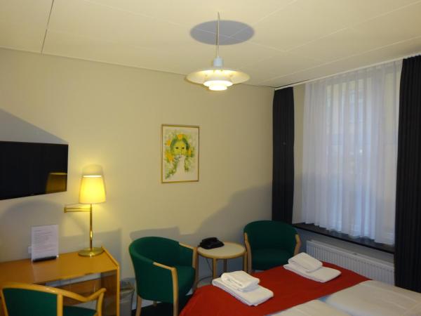 City Hotel Nebo : photo 5 de la chambre chambre double avec salle de bains privative