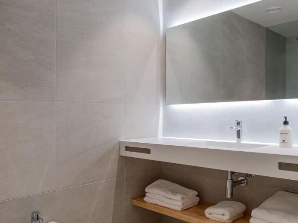 Hotel Distrito Oeste : photo 4 de la chambre chambre double avec lit d'appoint