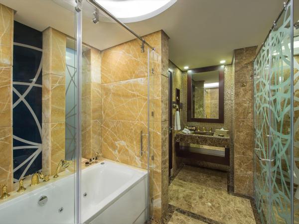 Gulf Court Hotel Business Bay : photo 7 de la chambre suite lit king-size de luxe