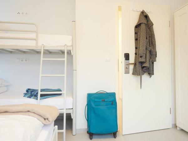 RixHouse Hostel : photo 9 de la chambre chambre familiale avec salle de bains privative