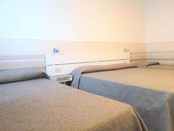 Hotel Rossi : photo 3 de la chambre chambre quadruple