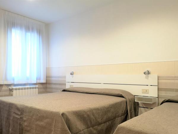 Hotel Rossi : photo 3 de la chambre chambre triple