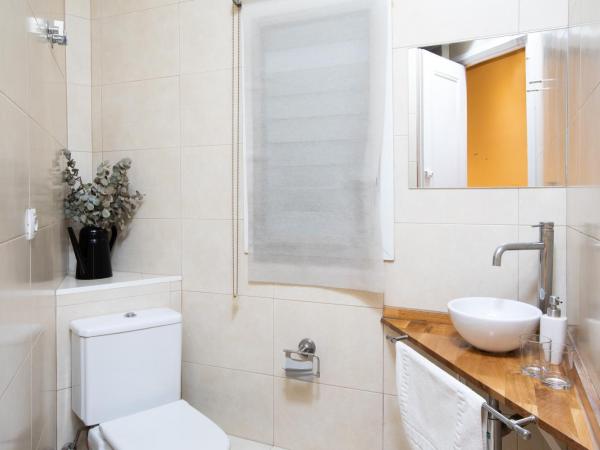 Jardinets Guest House : photo 8 de la chambre chambre double ou lits jumeaux Économique avec salle de bains commune