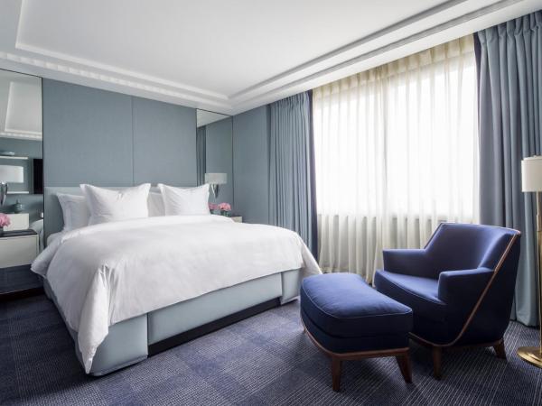 Four Seasons Hotel London at Park Lane : photo 1 de la chambre suite ambassador avec lit king-size