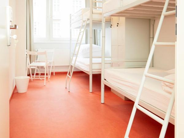 RixHouse Hostel : photo 2 de la chambre lit dans dortoir mixte de 4 lits