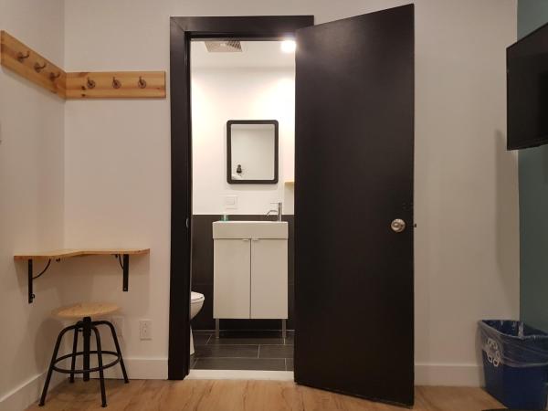 Auberge Saintlo Montréal Hostel : photo 3 de la chambre chambre triple