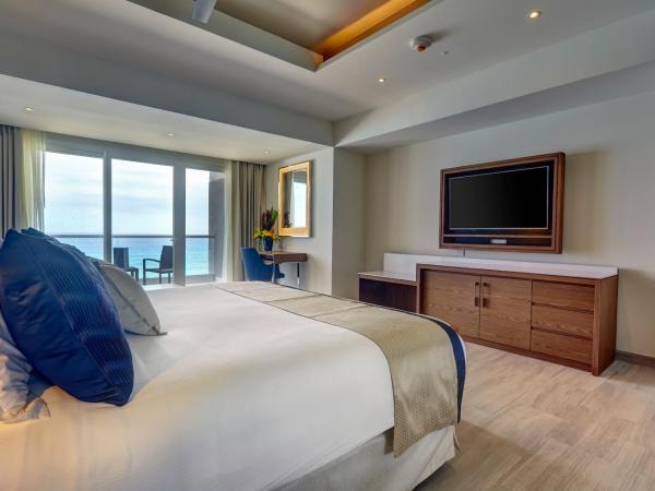 Royalton CHIC Cancun, An Autograph Collection All-Inclusive Resort - Adults Only : photo 1 de la chambre suite junior de luxe - côté océan