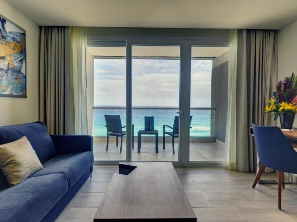 Royalton CHIC Cancun, An Autograph Collection All-Inclusive Resort - Adults Only : photo 4 de la chambre suite junior de luxe - côté océan