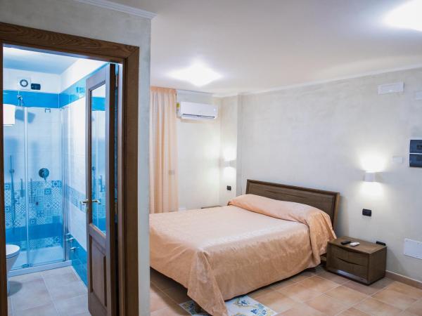Vittoria Guest House Salerno : photo 7 de la chambre chambre double