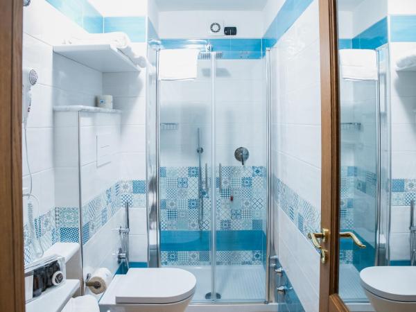 Vittoria Guest House Salerno : photo 8 de la chambre chambre double