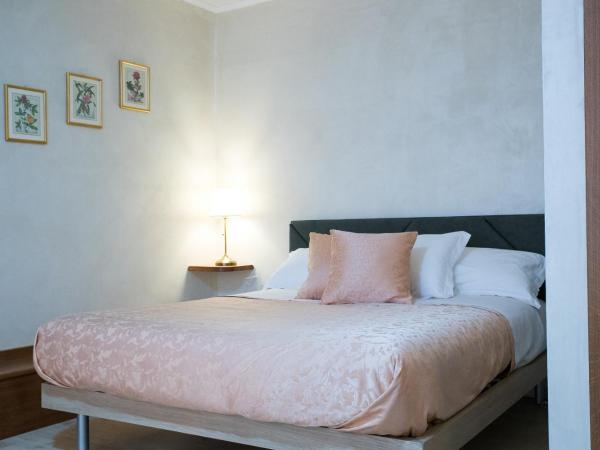 Vittoria Guest House Salerno : photo 3 de la chambre chambre familiale