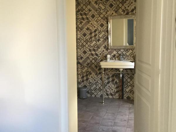 Le Clos d 'Aÿ : photo 2 de la chambre chambre double deluxe avec douche