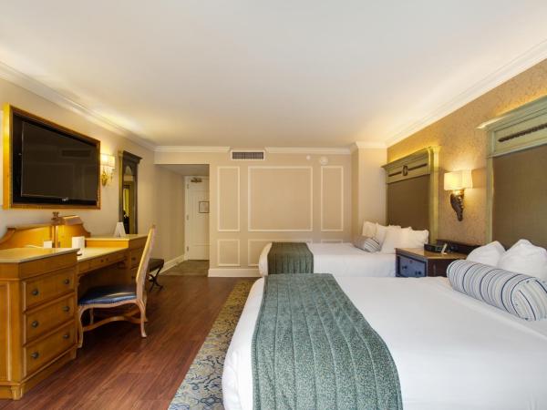 Hotel St. Marie : photo 2 de la chambre hébergements avec 2 lits queen-size et balcon - vue sur rue