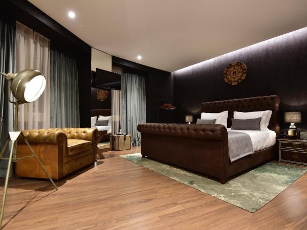 Maxime Hotel Lisbon : photo 1 de la chambre chambre bar