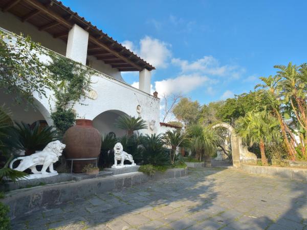 B&B Villa Regine : photo 10 de la chambre chambre double avec salle de bains privative