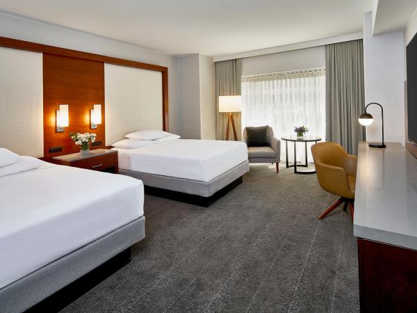 Hyatt Regency Atlanta : photo 1 de la chambre chambre double avec 2 lits doubles et baignoire adaptée - accessible aux personnes à mobilité réduite