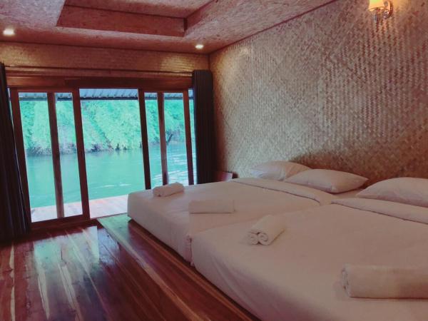 Kodaun River Kwai Resort : photo 10 de la chambre chambre avec 2 grands lits queen-size 