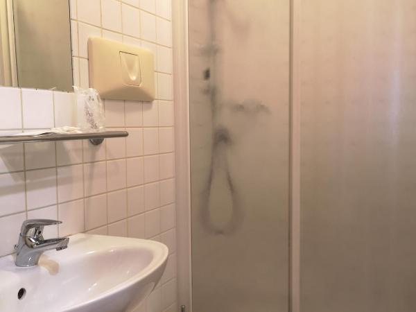 Hotel Rossi : photo 4 de la chambre chambre quadruple