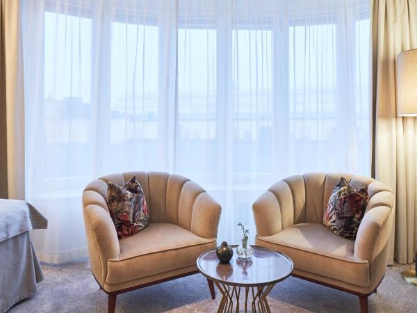 Bank Hotel, a Member of Small Luxury Hotels : photo 3 de la chambre hébergement signature deluxe Élégant