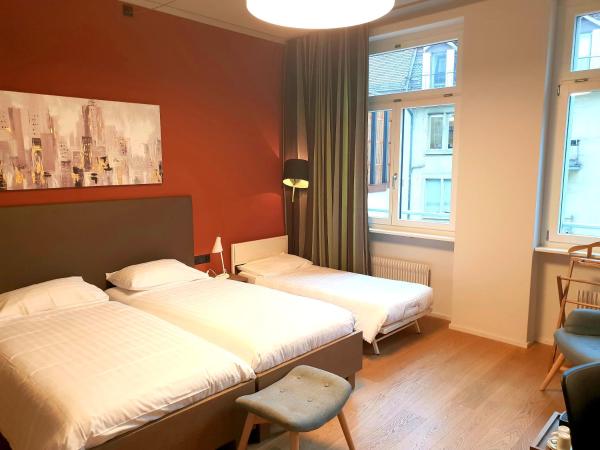 Hotel Bären am Bundesplatz : photo 1 de la chambre chambre triple basique
