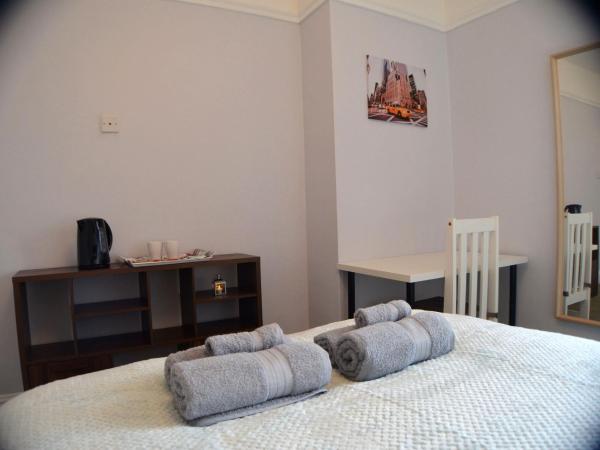 Gorton Mount Hotel Manchester : photo 10 de la chambre chambre double avec salle de bains commune