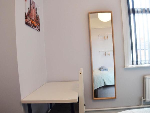 Gorton Mount Hotel Manchester : photo 7 de la chambre chambre double avec salle de bains commune