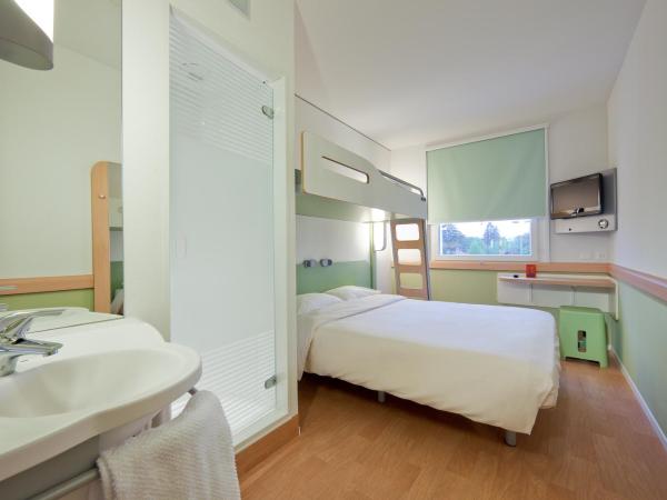 ibis budget Genève Petit-Lancy : photo 2 de la chambre chambre triple