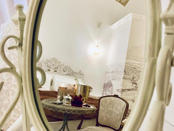 Palazzo del Poeta - Dimora Contemporanea : photo 3 de la chambre chambre double deluxe avec baignoire