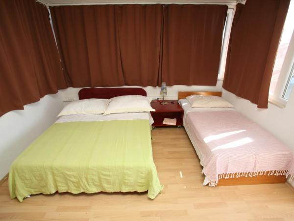 Villa Marija : photo 10 de la chambre appartement 2 chambres avec vue sur la mer (7 adultes)