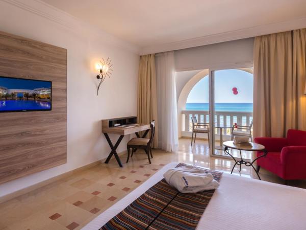 Medina Solaria And Thalasso : photo 5 de la chambre chambre lits jumeaux - vue sur mer