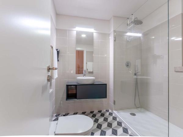 NLC Rooms & Suites : photo 6 de la chambre suite deluxe avec lit king-size