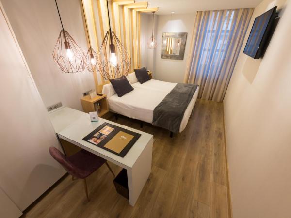 Hotel Fruela : photo 9 de la chambre chambre double ou lits jumeaux