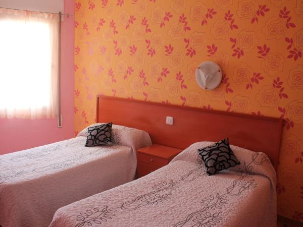 Hostal Julieta : photo 9 de la chambre chambre lits jumeaux