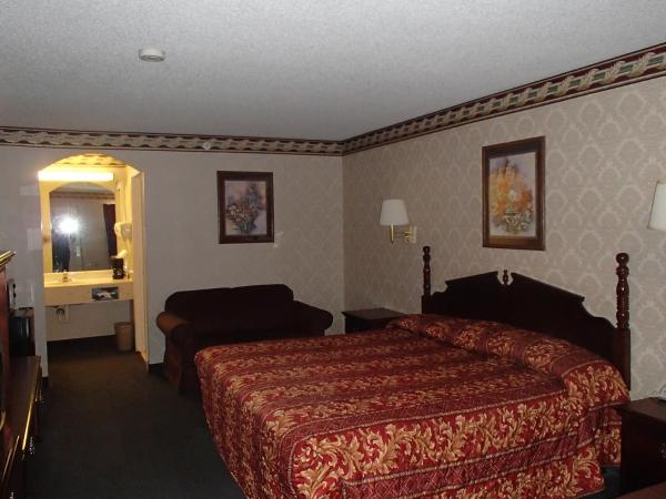 Super 8 by Wyndham Dallas South : photo 2 de la chambre chambre lit king-size - non-fumeurs