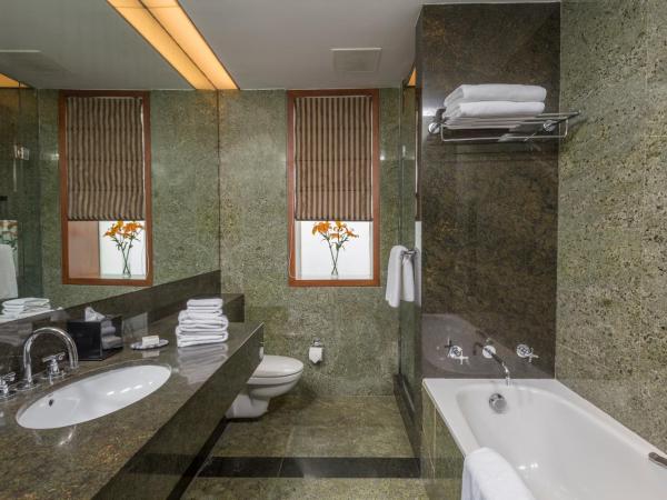 The Manor - New Delhi : photo 4 de la chambre suite studio