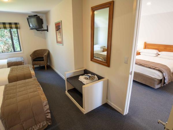 Baycrest Thermal Lodge : photo 2 de la chambre chambre familiale avec balcon